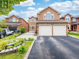 86 Valonia Dr in Brampton, ON - Building Photo