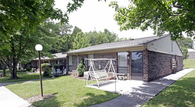 Sunnybrook in Knoxville, TN - Building Photo - Building Photo