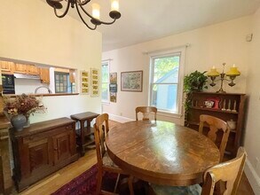 217 Freeman St in Brookline, MA - Building Photo - Building Photo