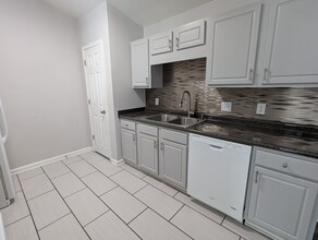 806 Pelham Square Way in Greer, SC - Building Photo - Building Photo