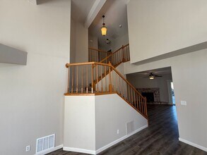 906 Arlene Ct in Escalon, CA - Building Photo - Building Photo