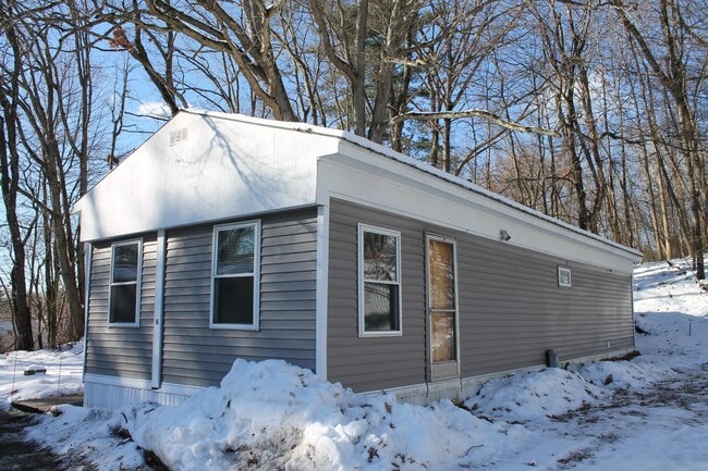 192 Manchester St in Concord, NH - Building Photo - Building Photo