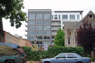 1813 Capitol Ave in Sacramento, CA - Foto de edificio - Building Photo