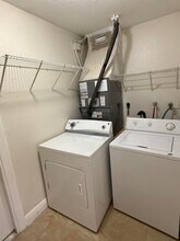 7302 NW 57th Ct in Tamarac, FL - Building Photo - Building Photo