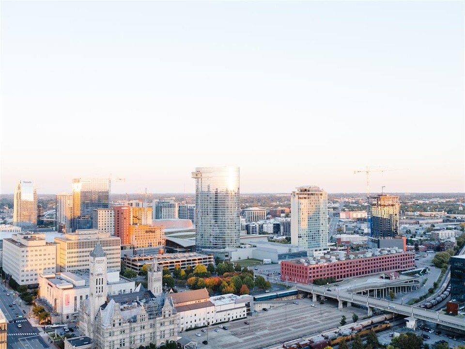 1200 Broadway in Nashville, TN - Building Photo