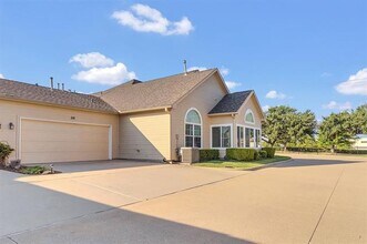 2601 Marsh Ln in Plano, TX - Building Photo - Building Photo