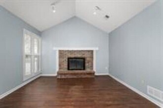 402 NE Independence Ave in Lee's Summit, MO - Building Photo - Building Photo