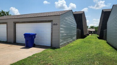 1313 Eastgate Dr in Norman, OK - Building Photo - Building Photo