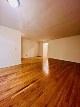 403 Park Ave, Unit F in Rutherford, NJ - Building Photo - Building Photo