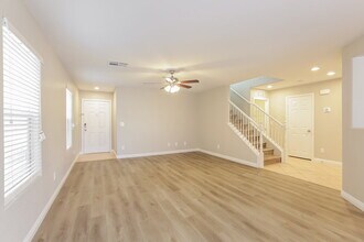 10186 W Glen Aire Ave in Las Vegas, NV - Foto de edificio - Building Photo