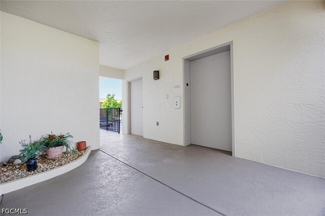 16200 Bay Pointe Blvd, Unit A206 in North Fort Myers, FL - Foto de edificio - Building Photo