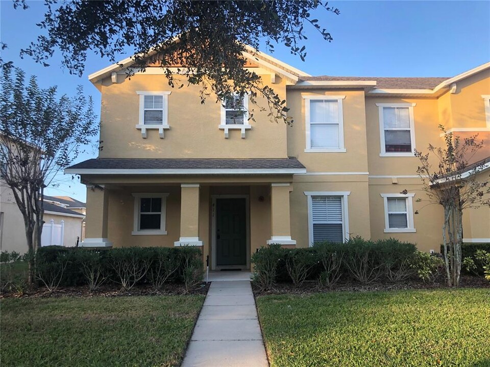 411 Winter Nellis Cir in Winter Garden, FL - Building Photo