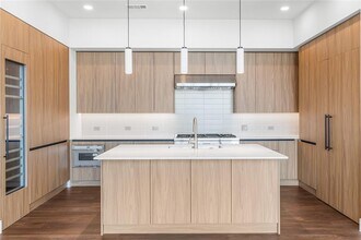 2311 Westheimer Rd in Houston, TX - Building Photo - Building Photo