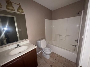 2951 McCormack Dr in Edinburg, TX - Foto de edificio - Building Photo