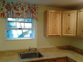 6214 E Hemlock Dr in Eldersburg, MD - Building Photo