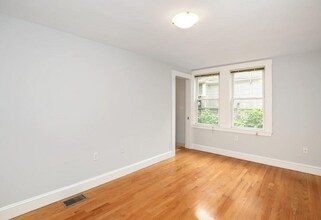 8 Allen St, Unit 1 in Cambridge, MA - Building Photo - Building Photo
