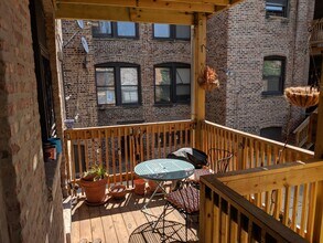 925 E 61st St, Unit 1 in Chicago, IL - Building Photo - Building Photo