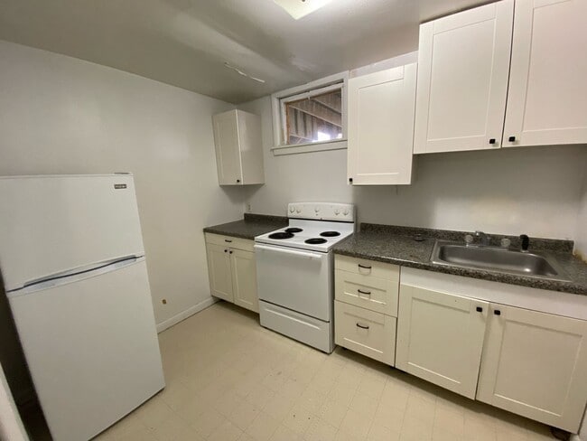 property at 1121 N 12th St