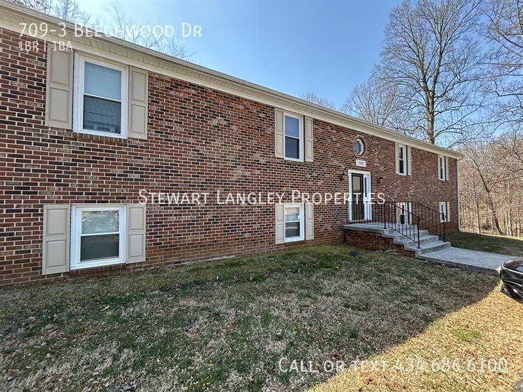 709 Beechwood Dr in Lynchburg, VA - Building Photo