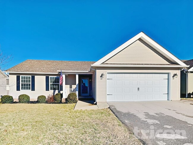 1820 Elizabeth Ln in Columbia, TN - Foto de edificio - Building Photo