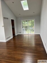 139 Rues Ln in East Brunswick, NJ - Building Photo - Building Photo