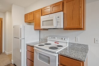 Coopers Landing Apartments in Kalamazoo, MI - Foto de edificio - Building Photo