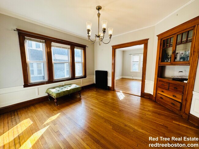 12 Saint Peter St, Unit 1 in Boston, MA - Building Photo - Building Photo