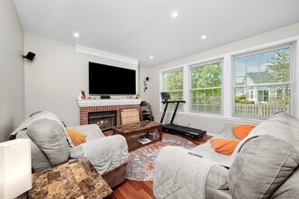 2227 Avalon Ct S in Buffalo Grove, IL - Building Photo - Building Photo