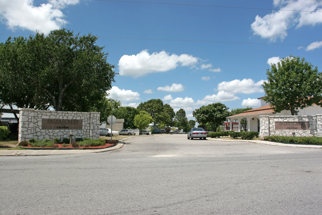 Saddlecrest in San Antonio, TX - Building Photo