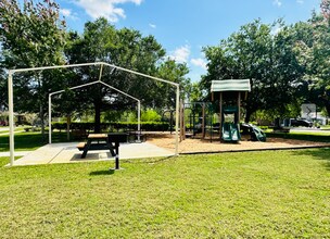 7824 Foxgrove Dr in Land O Lakes, FL - Building Photo - Building Photo