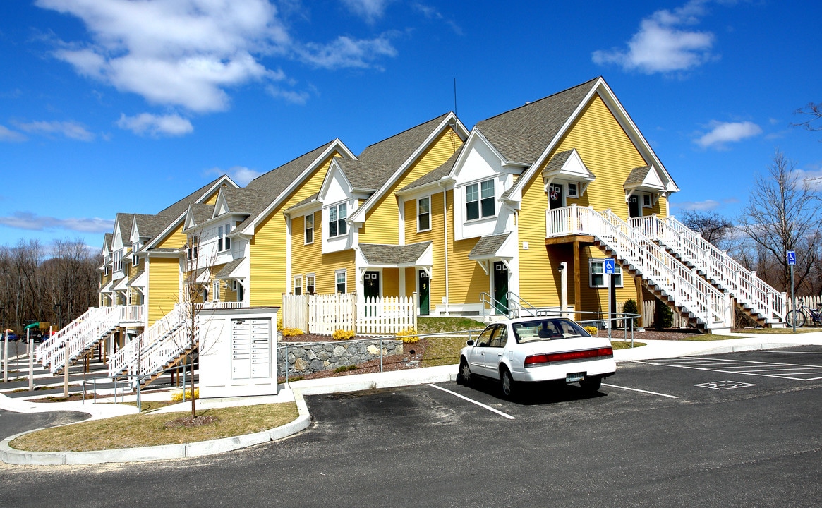 727 Front St in Woonsocket, RI - Building Photo