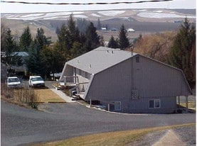 Hillcrest Apartments in Genesee, ID - Building Photo