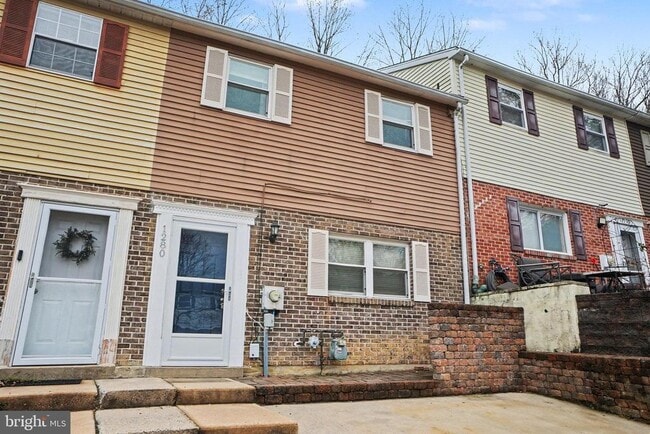 property at 1280 Fox Run