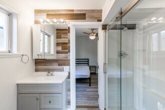 5735 Hobart St, Pittsburgh, PA 15217 in Pittsburgh, PA - Foto de edificio - Interior Photo