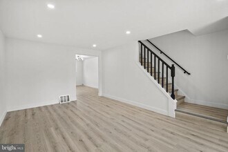 2119 Delmar Dr in Folcroft, PA - Building Photo - Building Photo