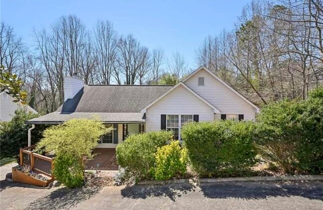 172 Shallow Ridge Ln NE in Kennesaw, GA - Building Photo - Building Photo