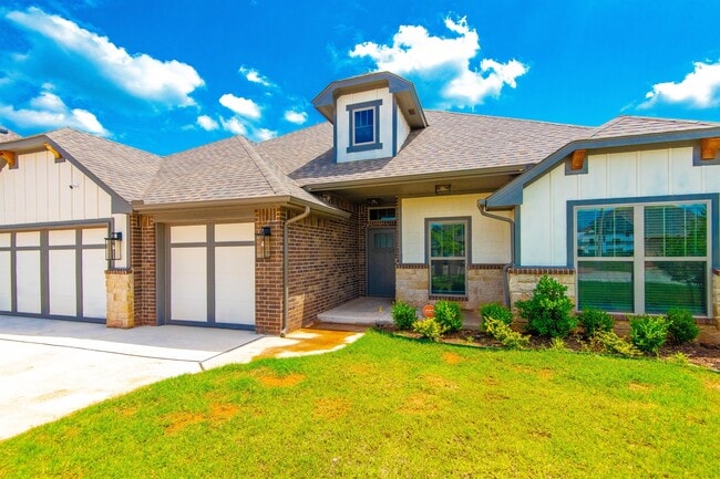 2244 E Kellan Ct Terrace in Mustang, OK - Foto de edificio - Building Photo