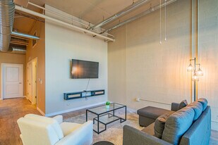 1275 E University Dr in Tempe, AZ - Building Photo