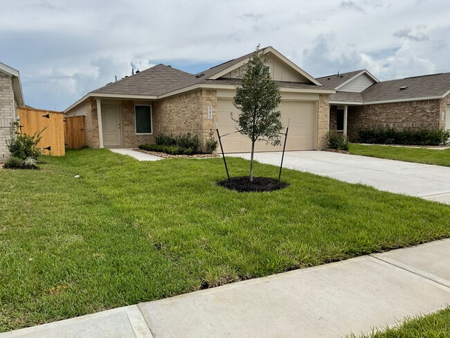 property at 17921 Valle Cupa Ln