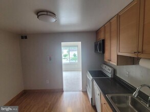 9730 Kingsbridge Dr in Fairfax, VA - Building Photo - Building Photo