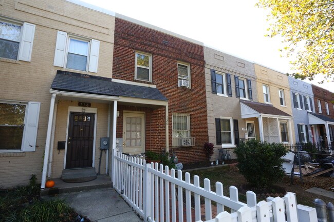 120 O St SW in Washington, DC - Building Photo - Building Photo