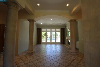 348 Pheasant Run Dr in Danville, CA - Building Photo - Building Photo