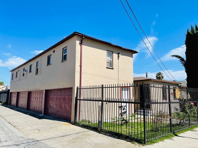 property at 220 N Rose Ave