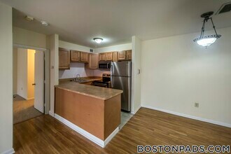 18 Westgate Dr in Woburn, MA - Building Photo - Building Photo