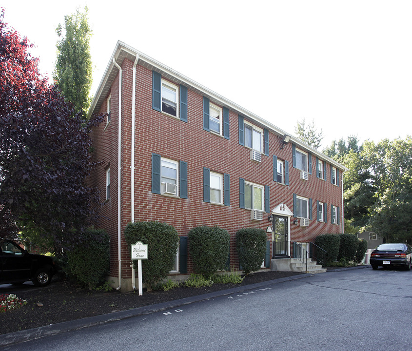 Parkside Village in Lowell, MA - Building Photo