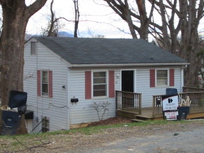 24-28 Hillcrest Ave NE in Roanoke, VA - Building Photo - Building Photo