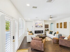 5810 Parkdale Ct in Sugar Land, TX - Building Photo - Building Photo