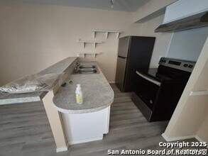 3718 Pleasanton Rd in San Antonio, TX - Building Photo - Building Photo