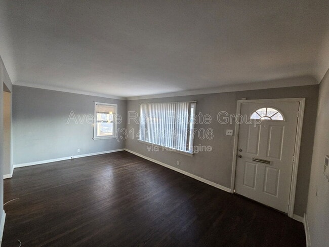 8573 Kathlyn Dr in Berkeley, MO - Building Photo - Building Photo