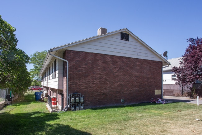 650 E 500 S in Provo, UT - Foto de edificio - Building Photo